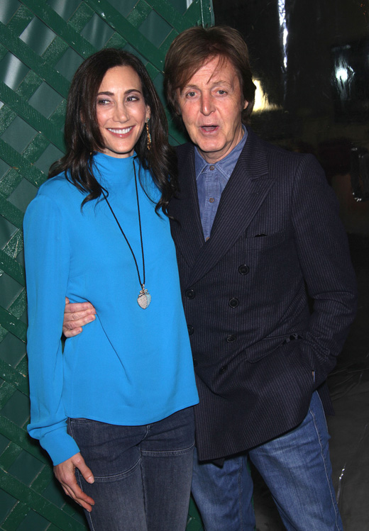 Пол Маккартни (Paul McCartney) с женой Нэнси Шевелл (Nancy Shevell) / © DFree / Shutterstock.com