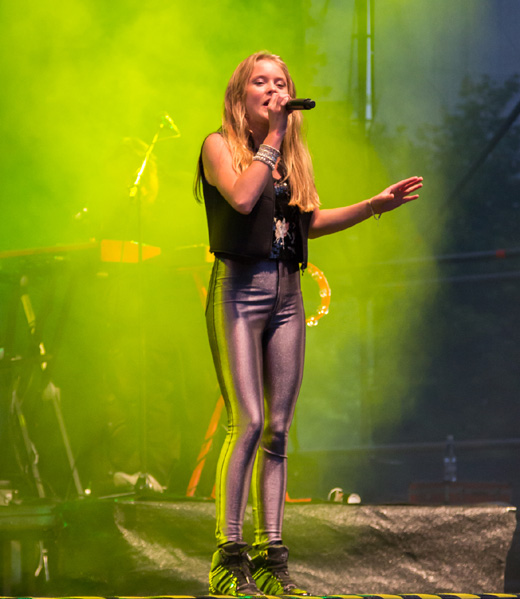 Шведская поп-звезда Зара Ларссон (Zara Larsson)