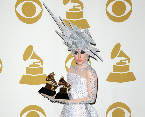 Леди Гага получает награду