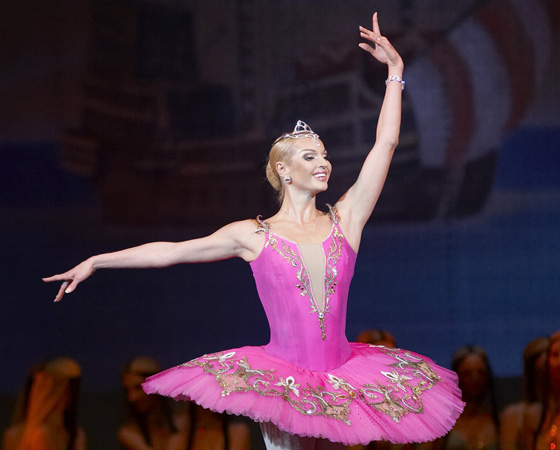 Анастасия Волочкова в балетной пачке