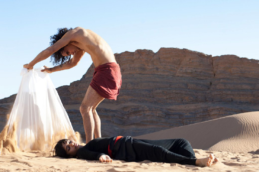 Фрида Пинто (Freida Pinto), Рис Ричи (Reece Ritchie), кадр из фильма «Танцующий в пустыне» (Desert Dancer) / © Пресс-служба артиста