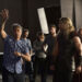Крис Хемсворт на съемочной площадке фильма "Тор: Рагнарек" с режиссером Тайкой Вайтити